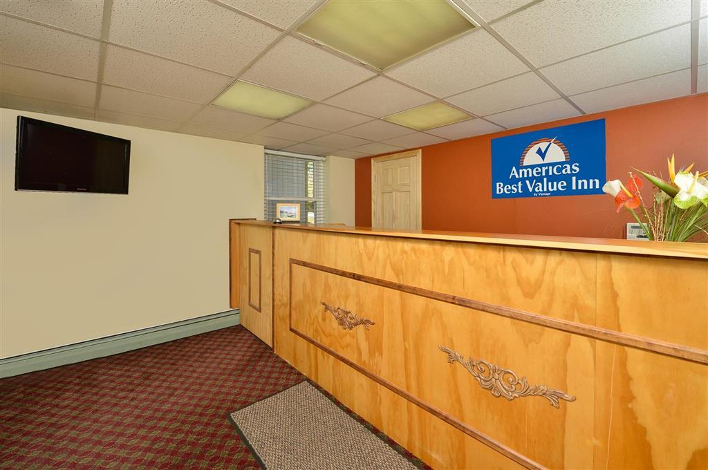 Center Street Value Inn Auburn Beltér fotó